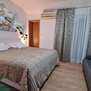 Bed & Breakfast Sobe/rooms Riva, Zara